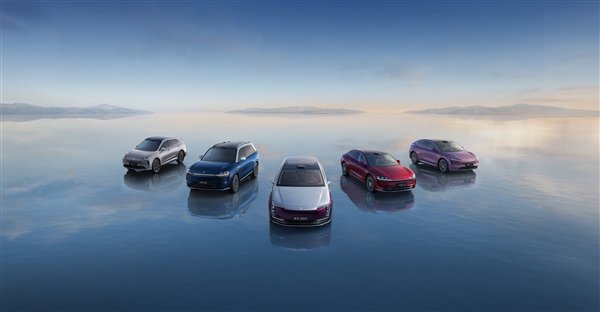 鸿蒙智行电池技术负责人：为延长电池寿命 我们把华为化学家、数学家都投入了进来