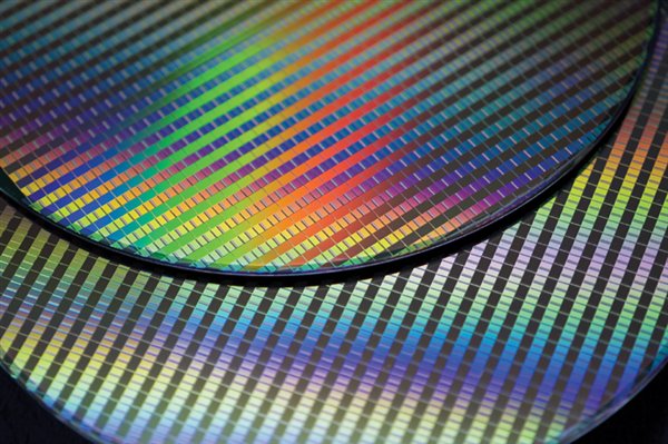国产28nm光刻机SSA800批量交付 良率超90%？媒体辟谣：假消息！